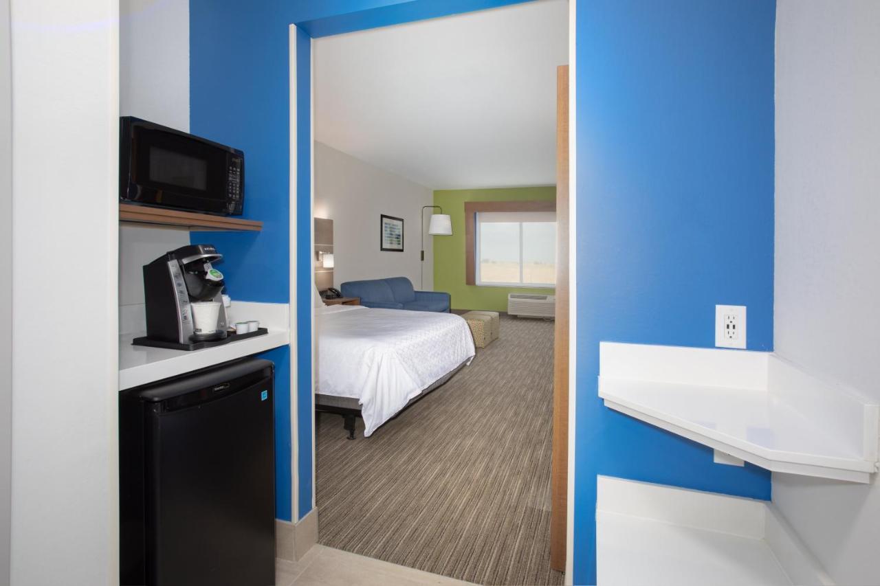 Holiday Inn Express & Suites - Goodland I-70, An Ihg Hotel Extérieur photo